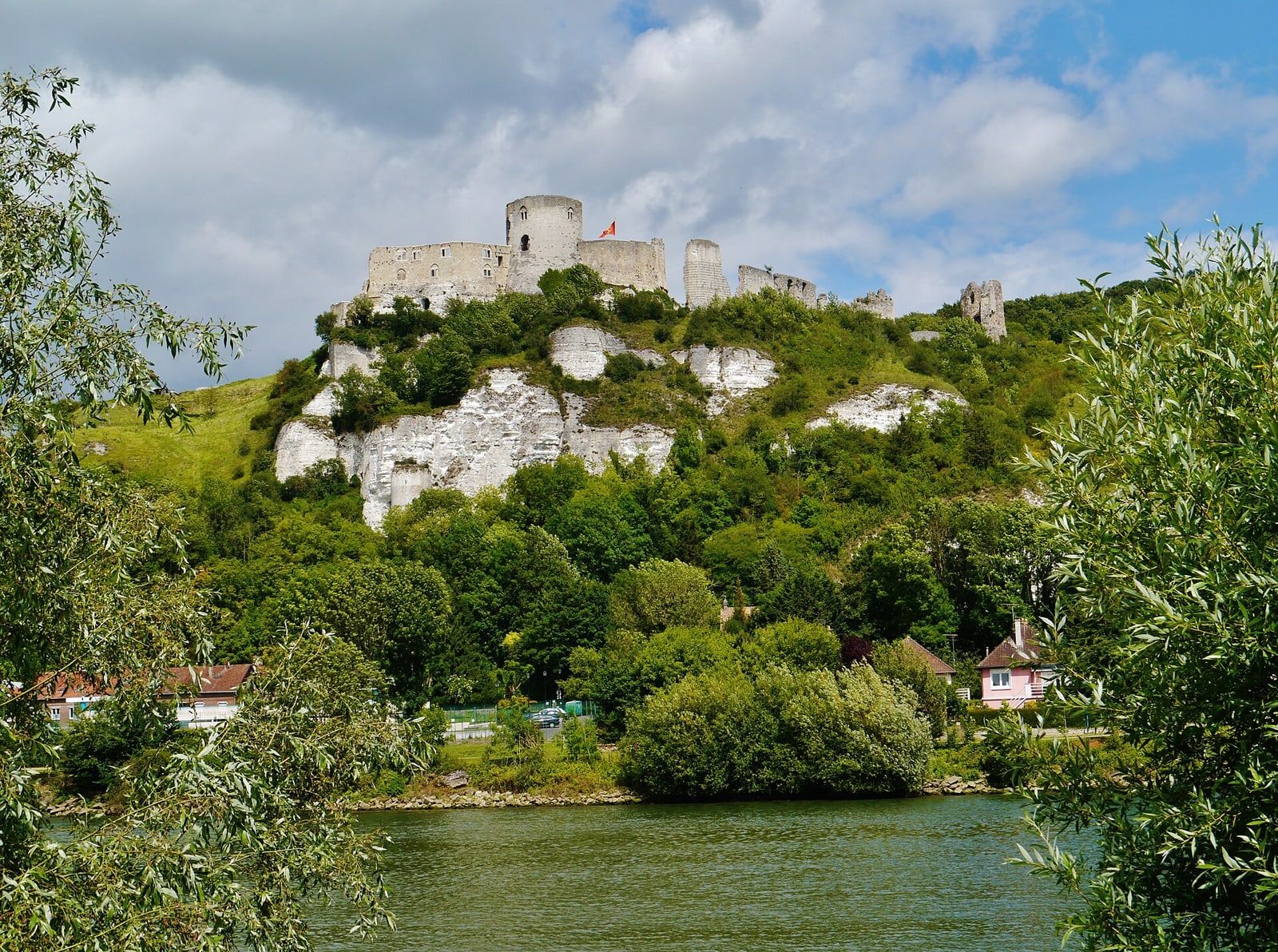 The ruins of Château-Gaillard on their chalk cliff above Les Andelys